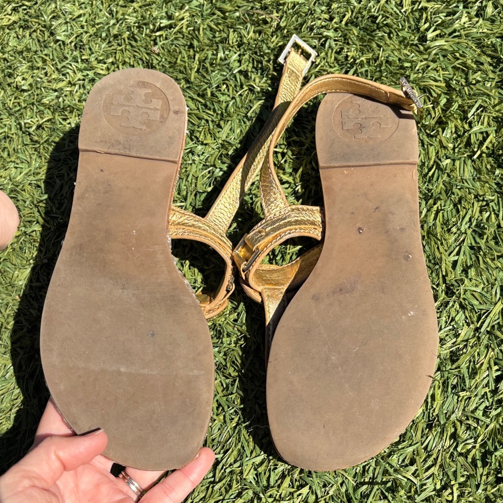 Tory Burch - RARE! Gold Sandals - Picture 6 of 9